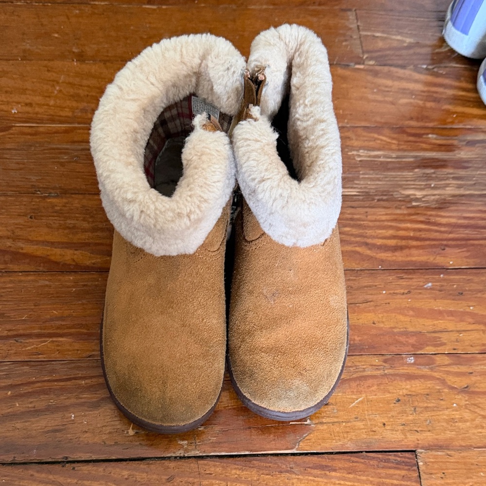 UGG Kids Chestnut Suede Shearling-Lined Booties